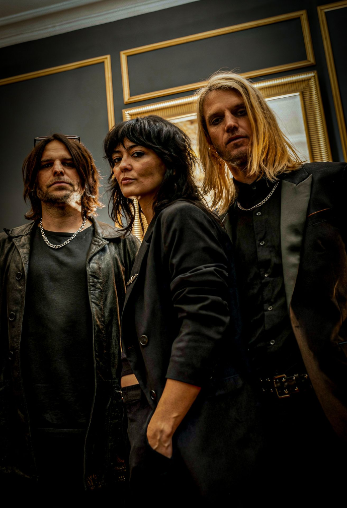 portrait du groupe Saint Agnes lors d'une séance photo à Paris