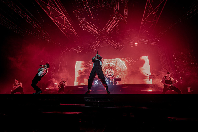 photographie du groupe Electric Callboy au Zénith de Paris 2026